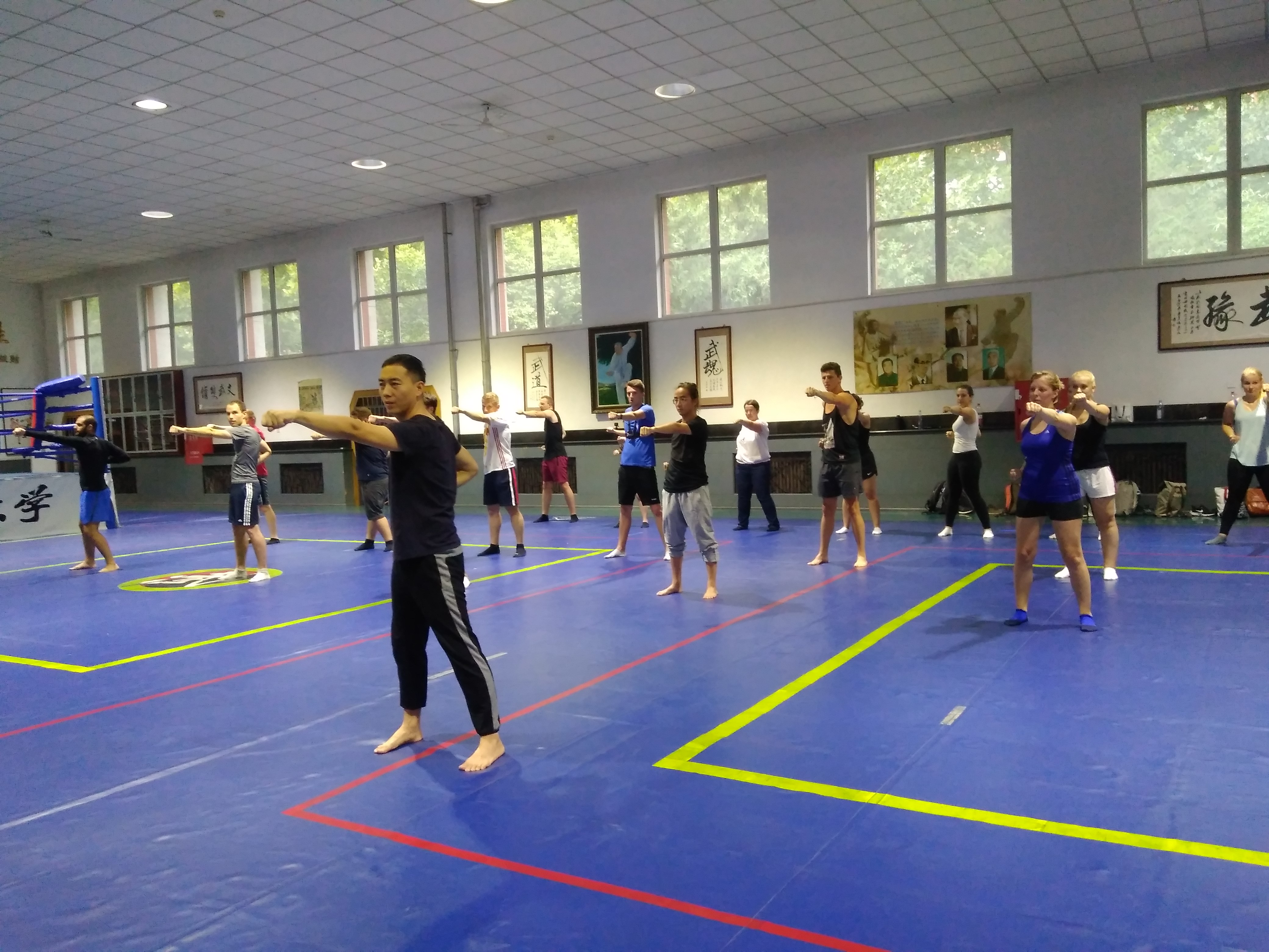 老哥俱乐部-老哥必备的交流社区