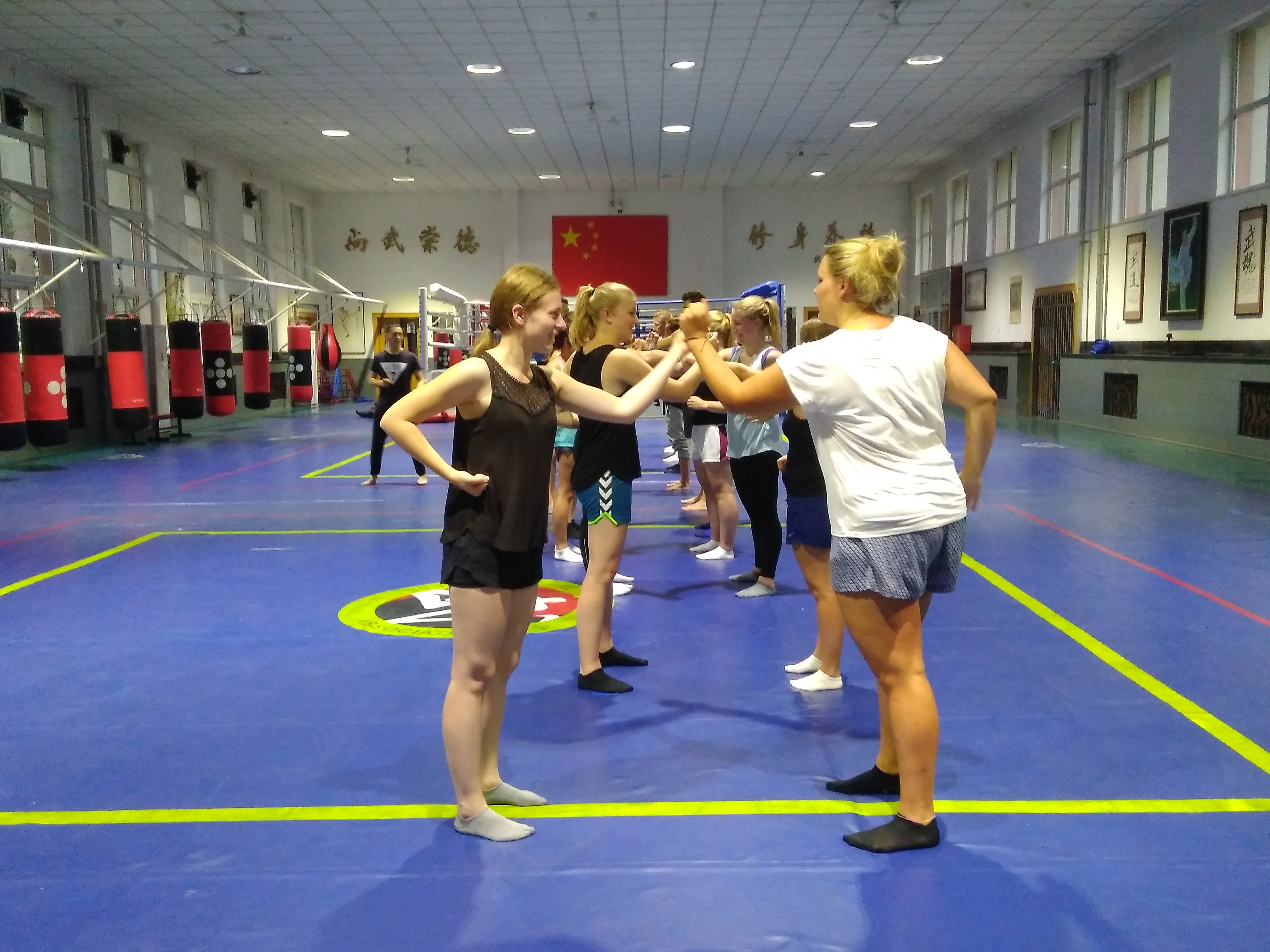 老哥俱乐部-老哥必备的交流社区