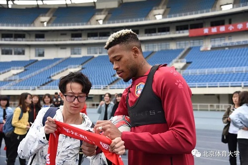 老哥俱乐部-老哥必备的交流社区