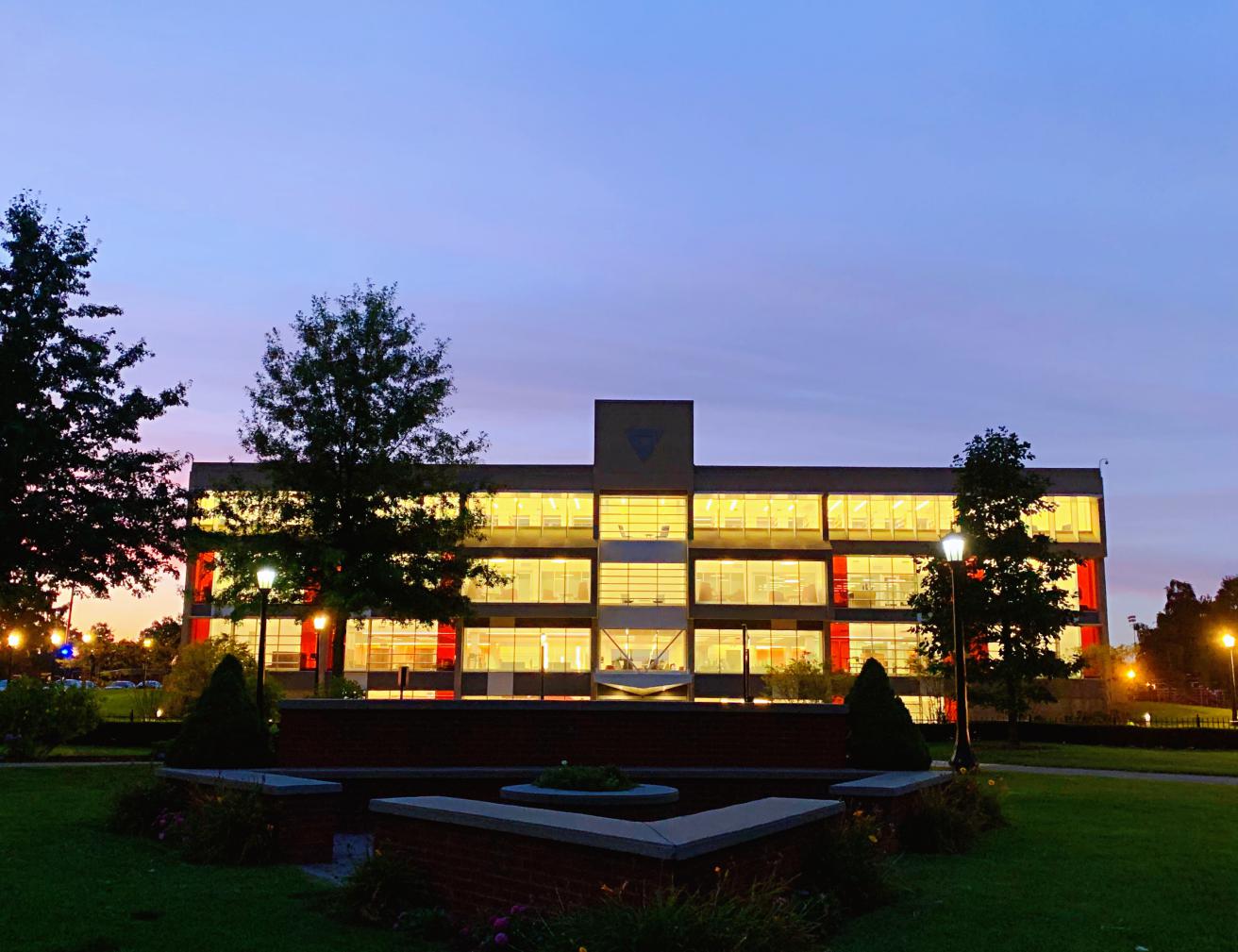 老哥俱乐部-老哥必备的交流社区