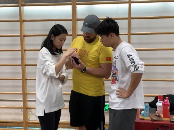 老哥俱乐部-老哥必备的互换社区