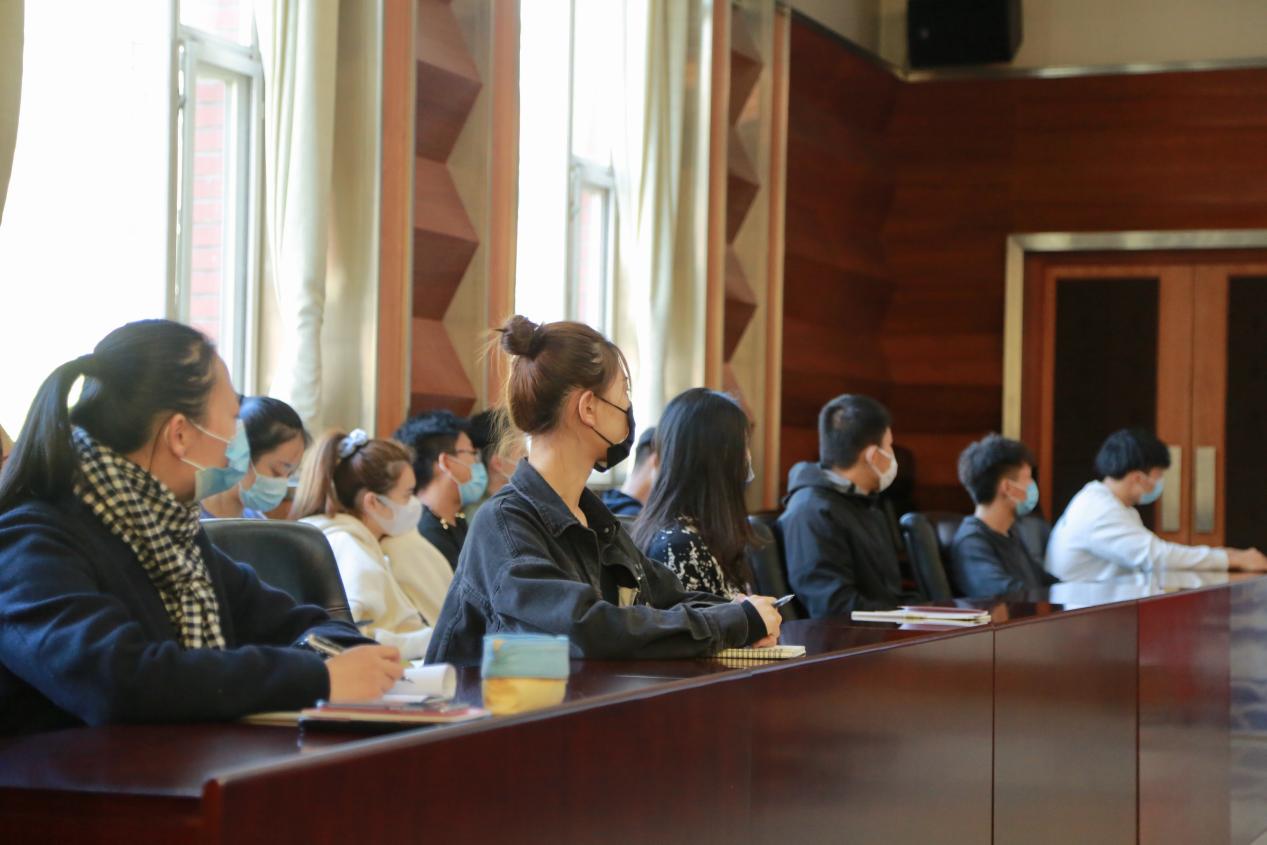 老哥俱乐部-老哥必备的交流社区