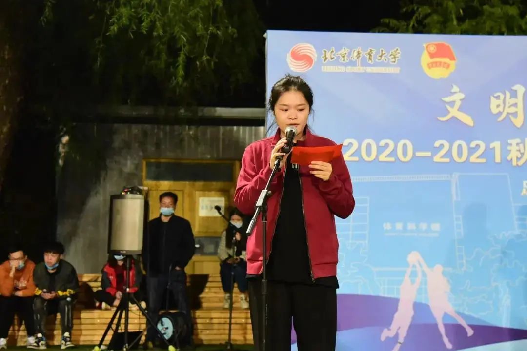 老哥俱乐部-老哥必备的互换社区