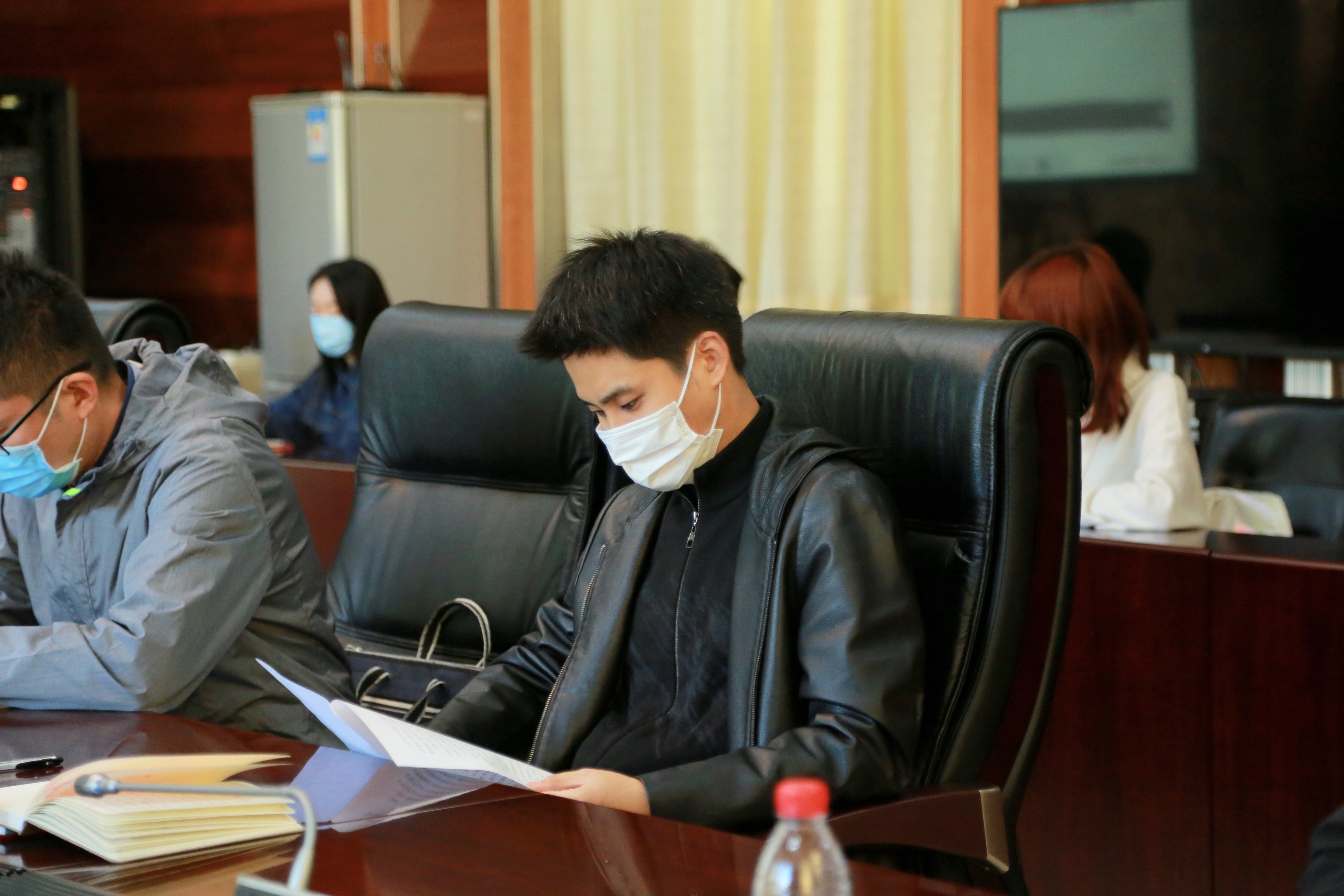 老哥俱乐部-老哥必备的交流社区