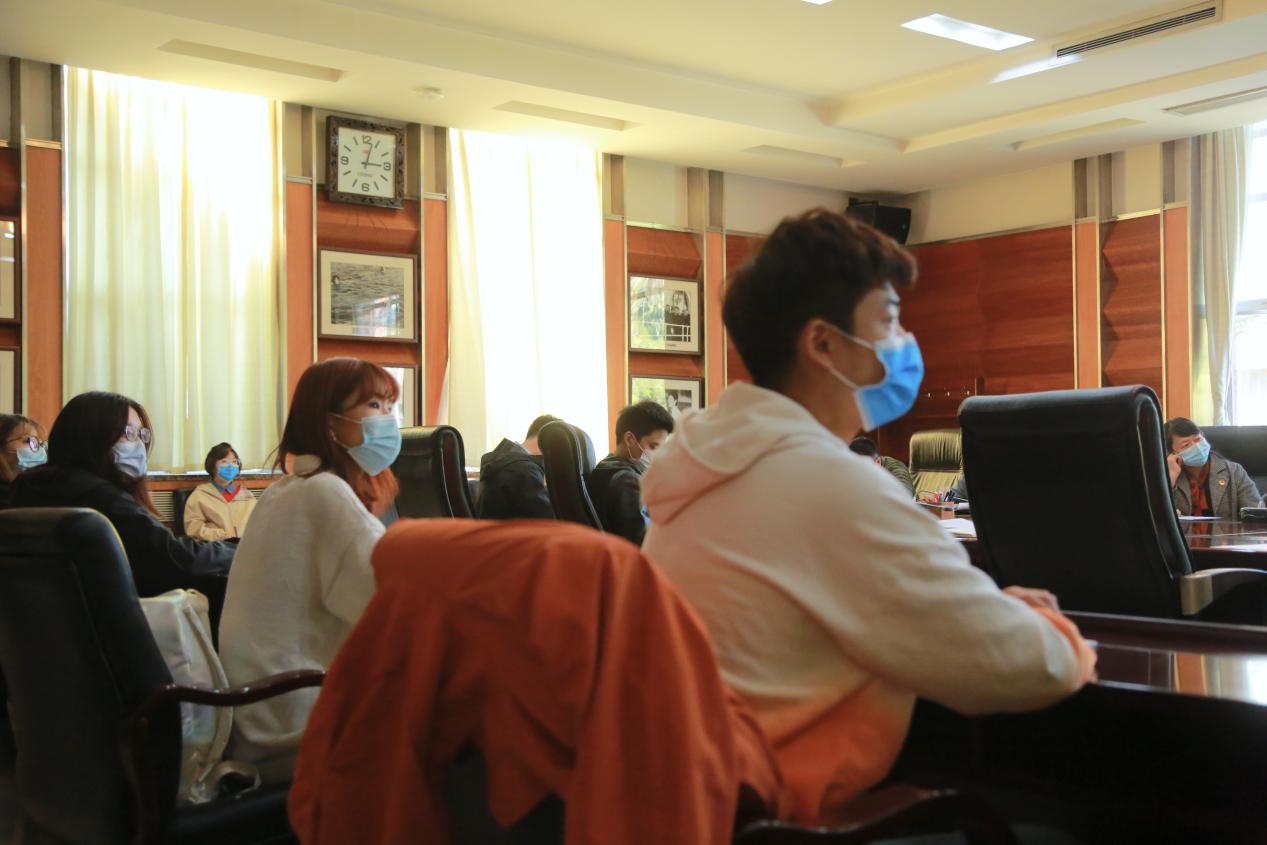 老哥俱乐部-老哥必备的交流社区