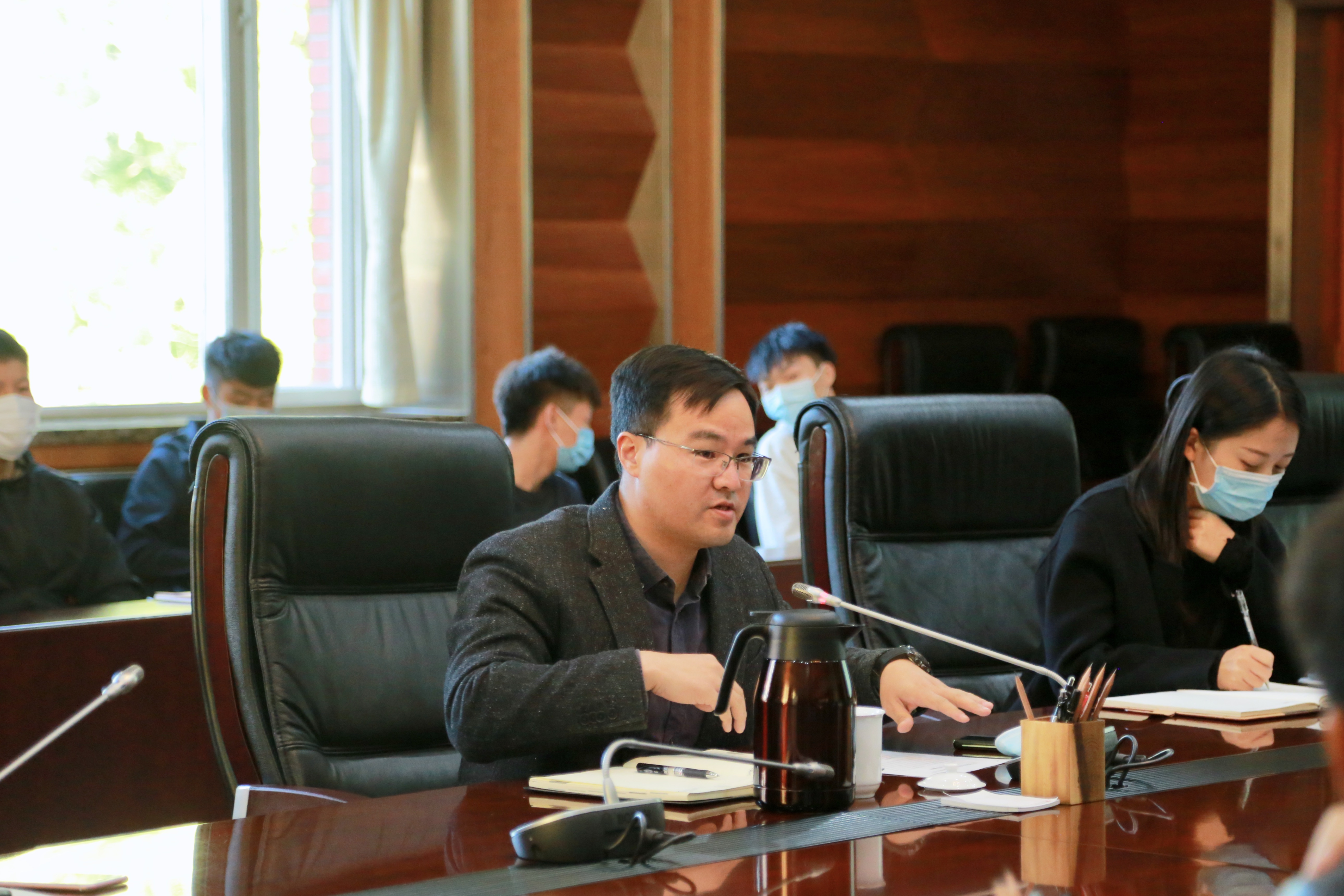 老哥俱乐部-老哥必备的交流社区