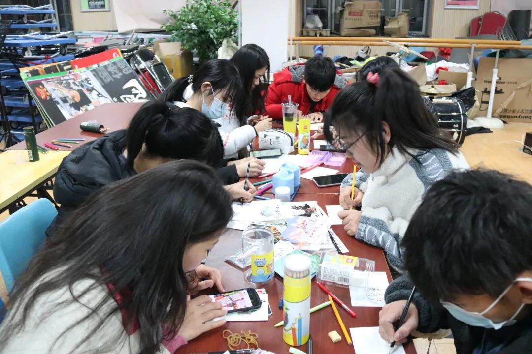 老哥俱乐部-老哥必备的交流社区