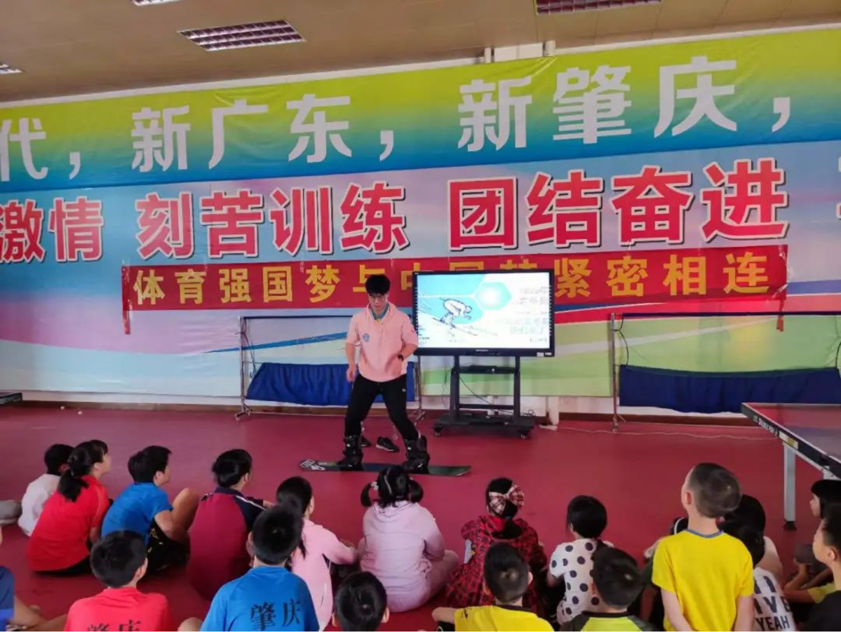 老哥俱乐部-老哥必备的交流社区