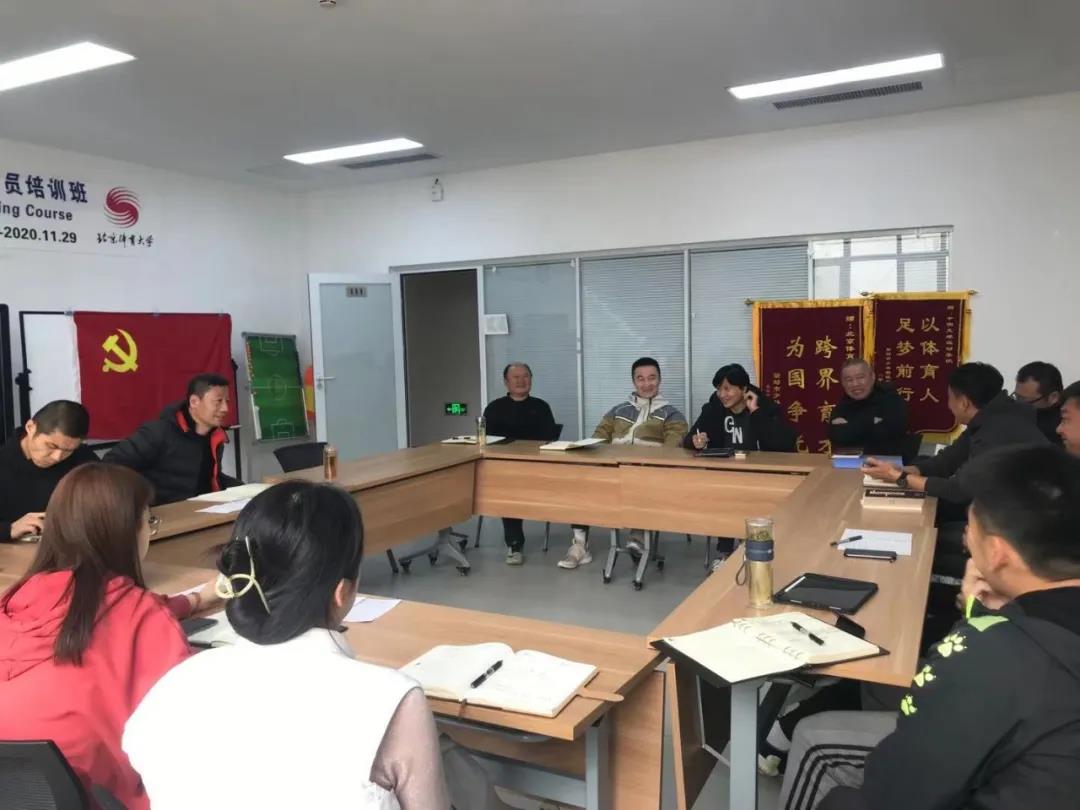 老哥俱乐部-老哥必备的交流社区