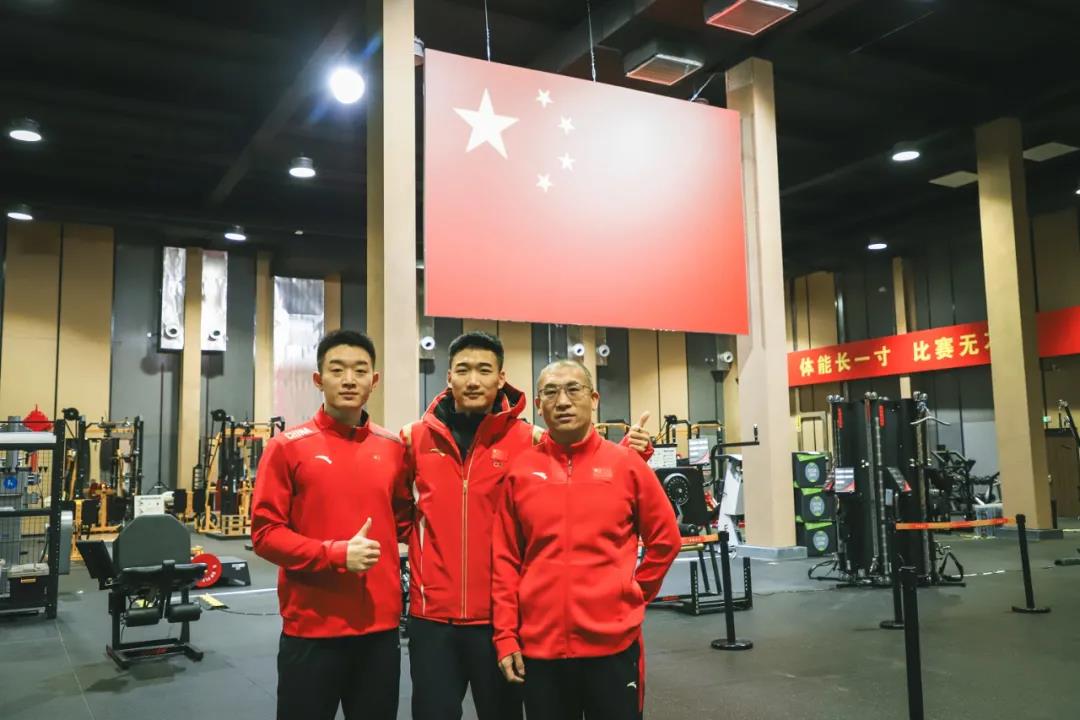 老哥俱乐部-老哥必备的交流社区