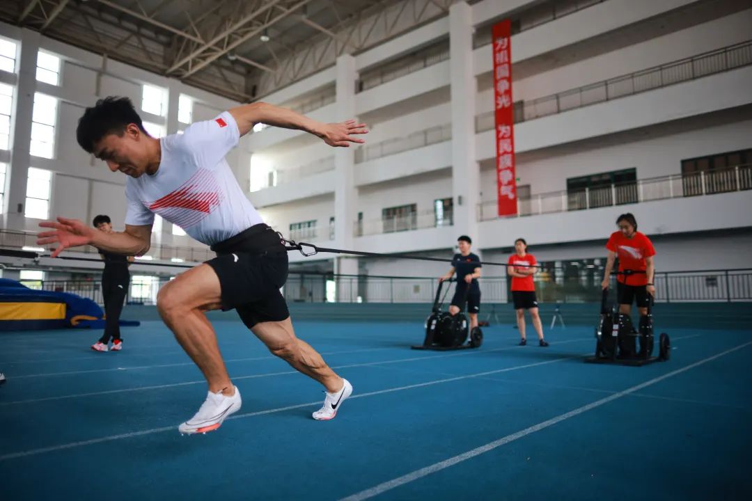 老哥俱乐部-老哥必备的交流社区