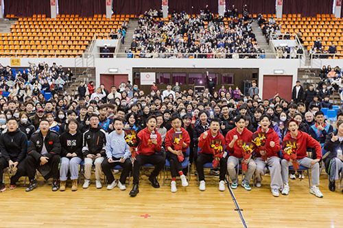 老哥俱乐部-老哥必备的交流社区