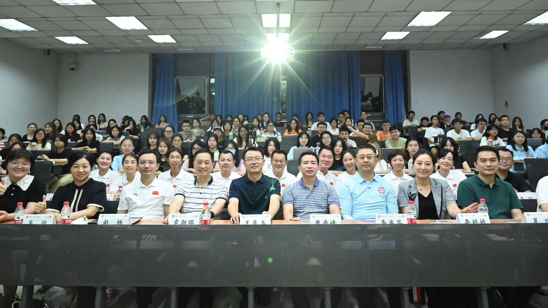 老哥俱乐部-老哥必备的交流社区