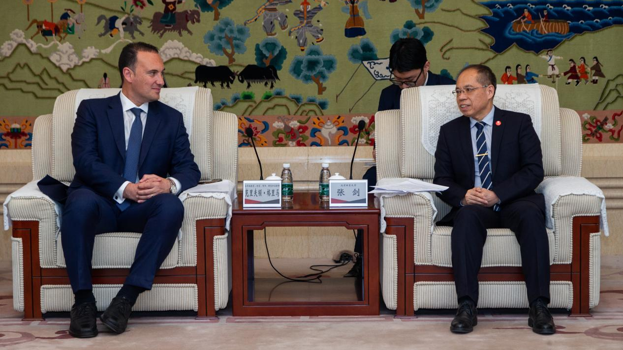 老哥俱乐部-老哥必备的交流社区