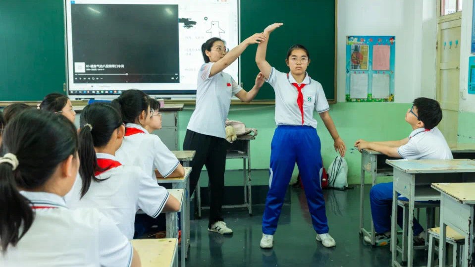 老哥俱乐部-老哥必备的交流社区