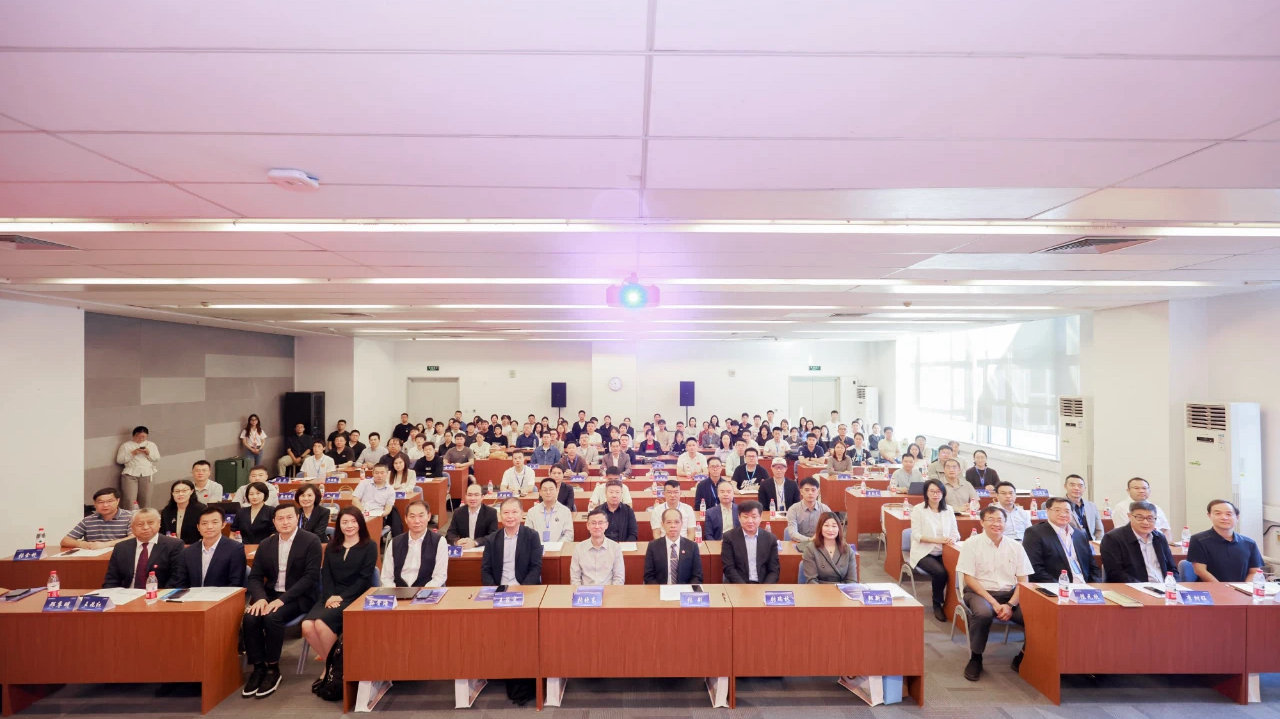 老哥俱乐部-老哥必备的互换社区