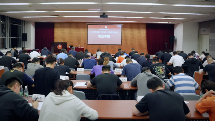 老哥俱乐部-老哥必备的互换社区