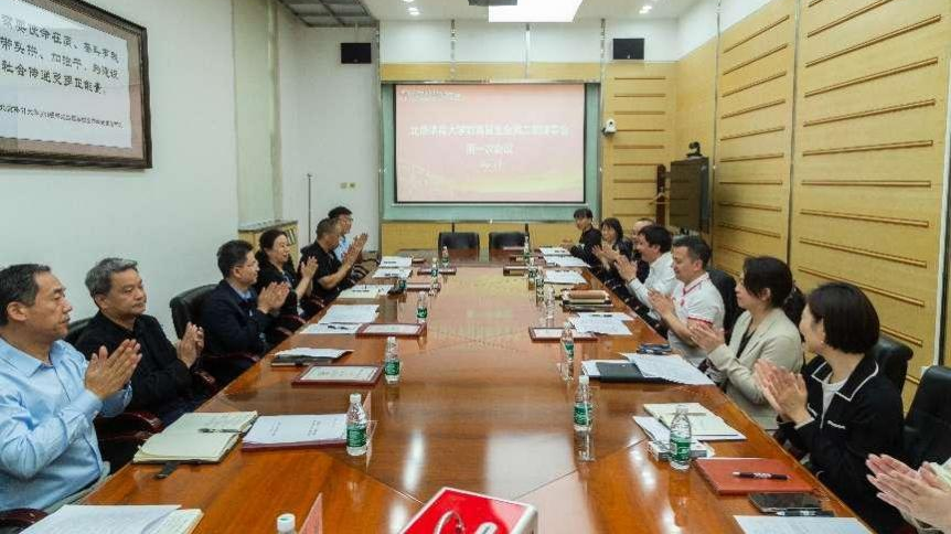 老哥俱乐部-老哥必备的互换社区