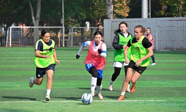 老哥俱乐部-老哥必备的互换社区