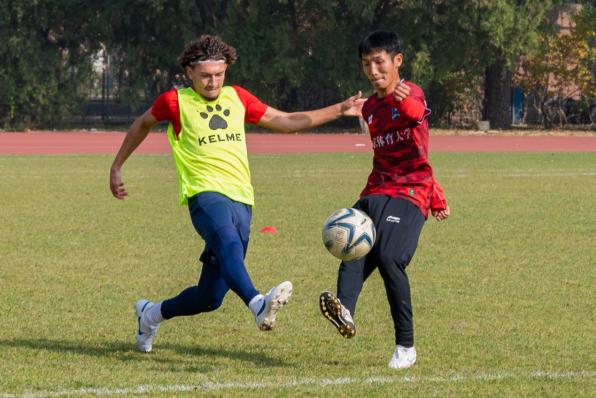 老哥俱乐部-老哥必备的互换社区