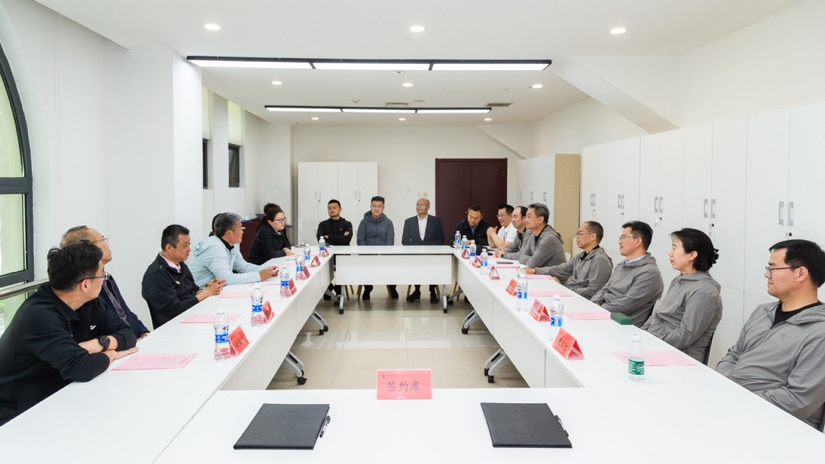 老哥俱乐部-老哥必备的互换社区