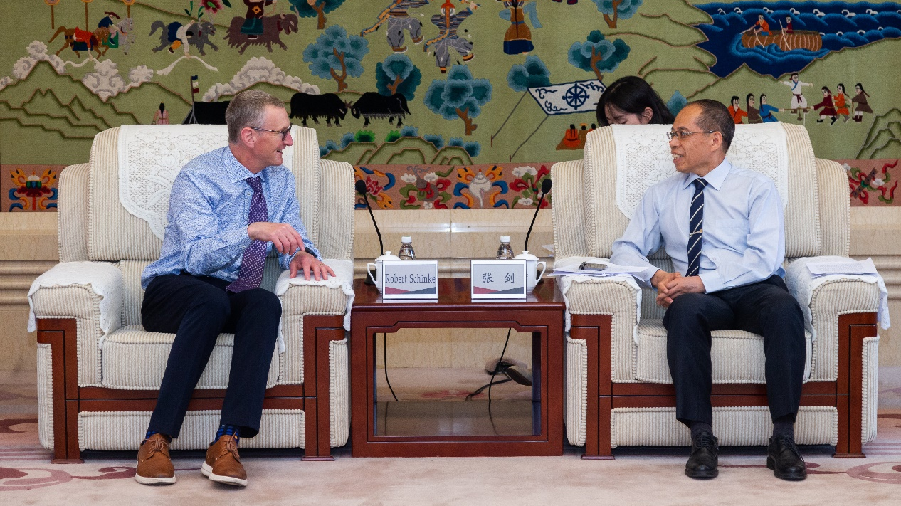 老哥俱乐部-老哥必备的互换社区