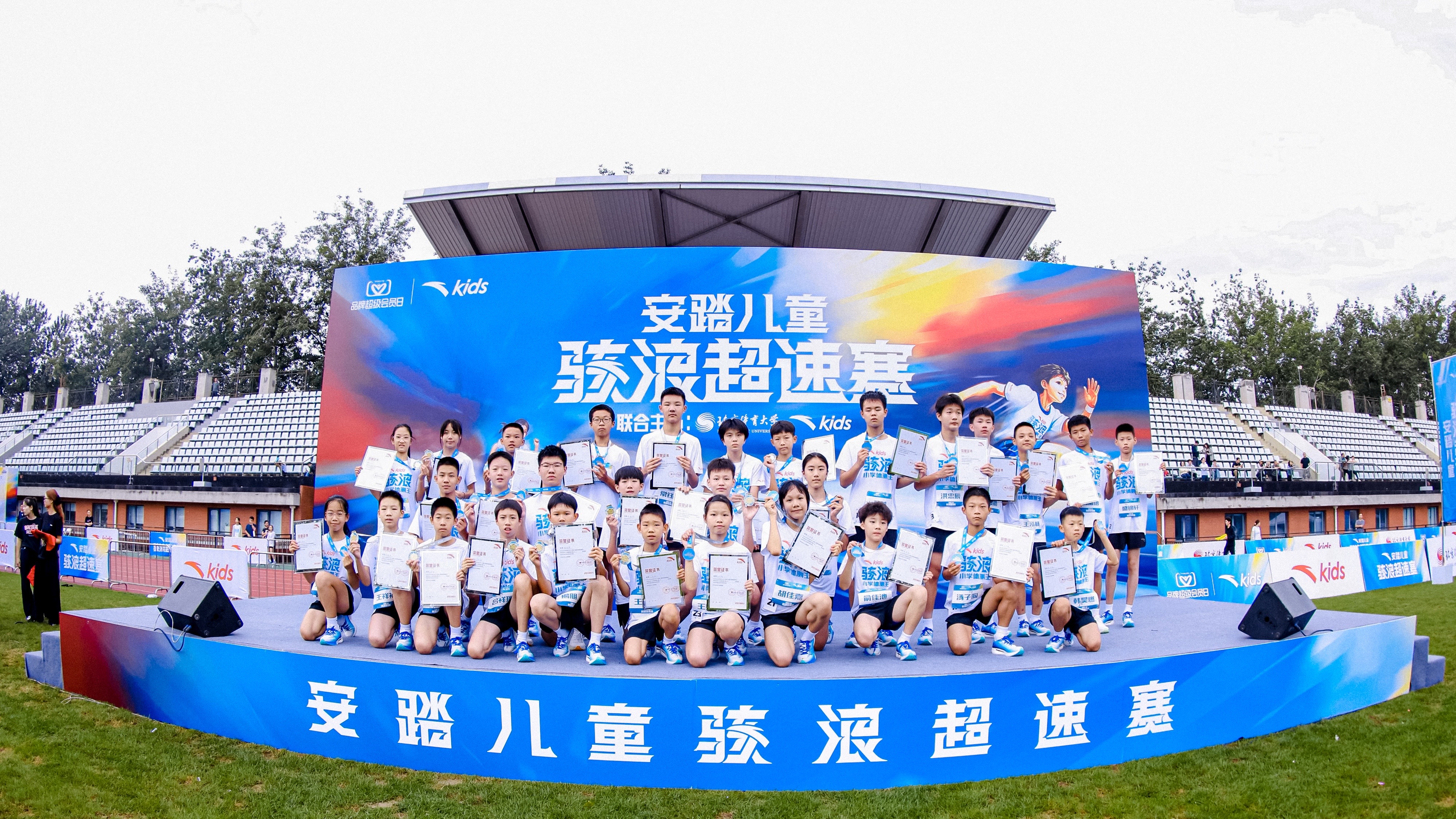 老哥俱乐部-老哥必备的互换社区