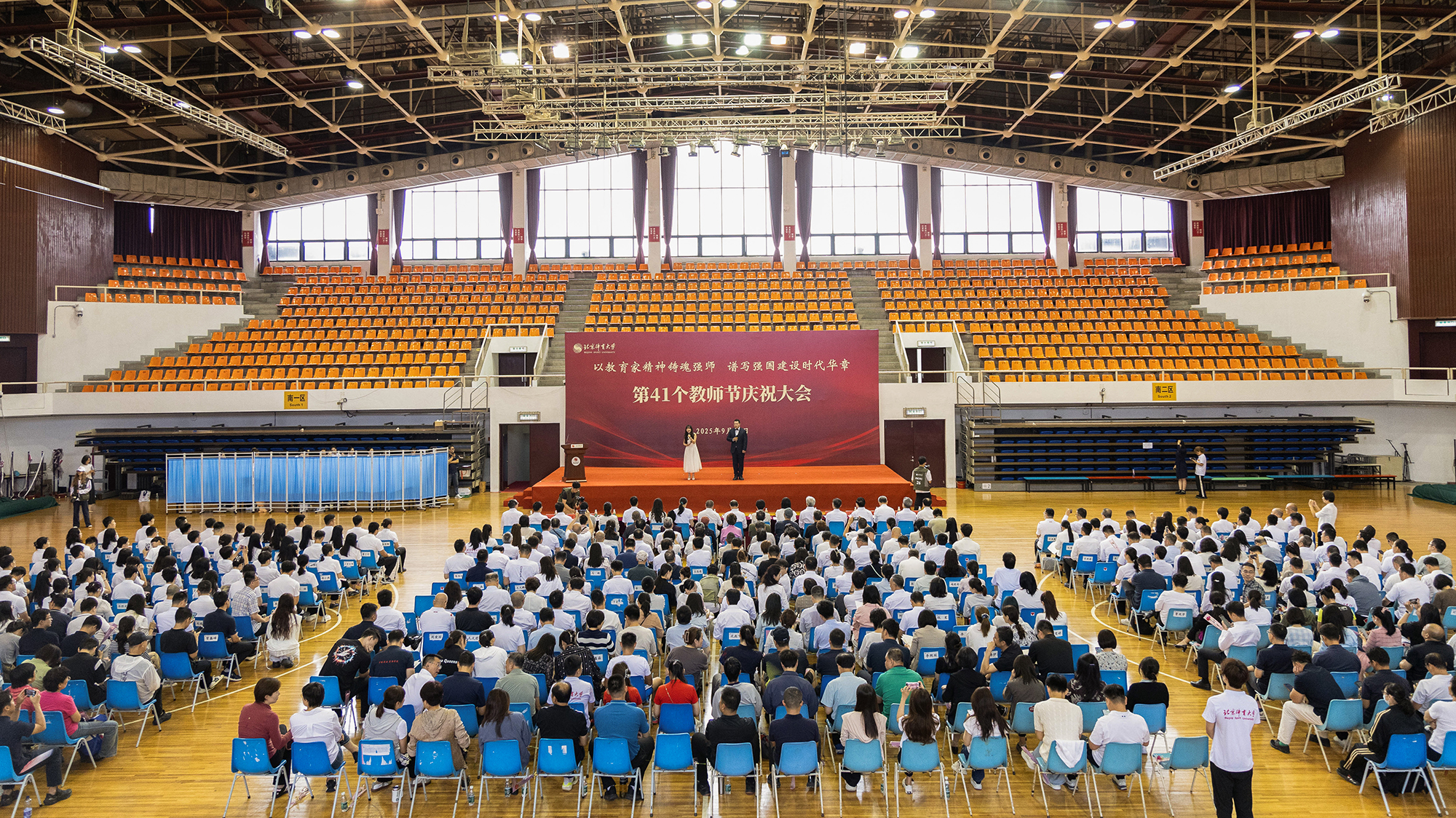 老哥俱乐部-老哥必备的互换社区