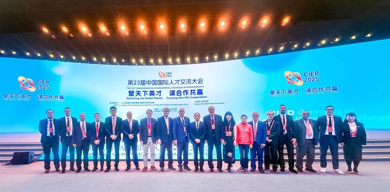 老哥俱乐部-老哥必备的互换社区