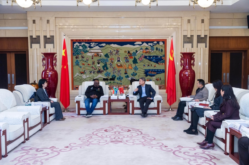 老哥俱乐部-老哥必备的互换社区