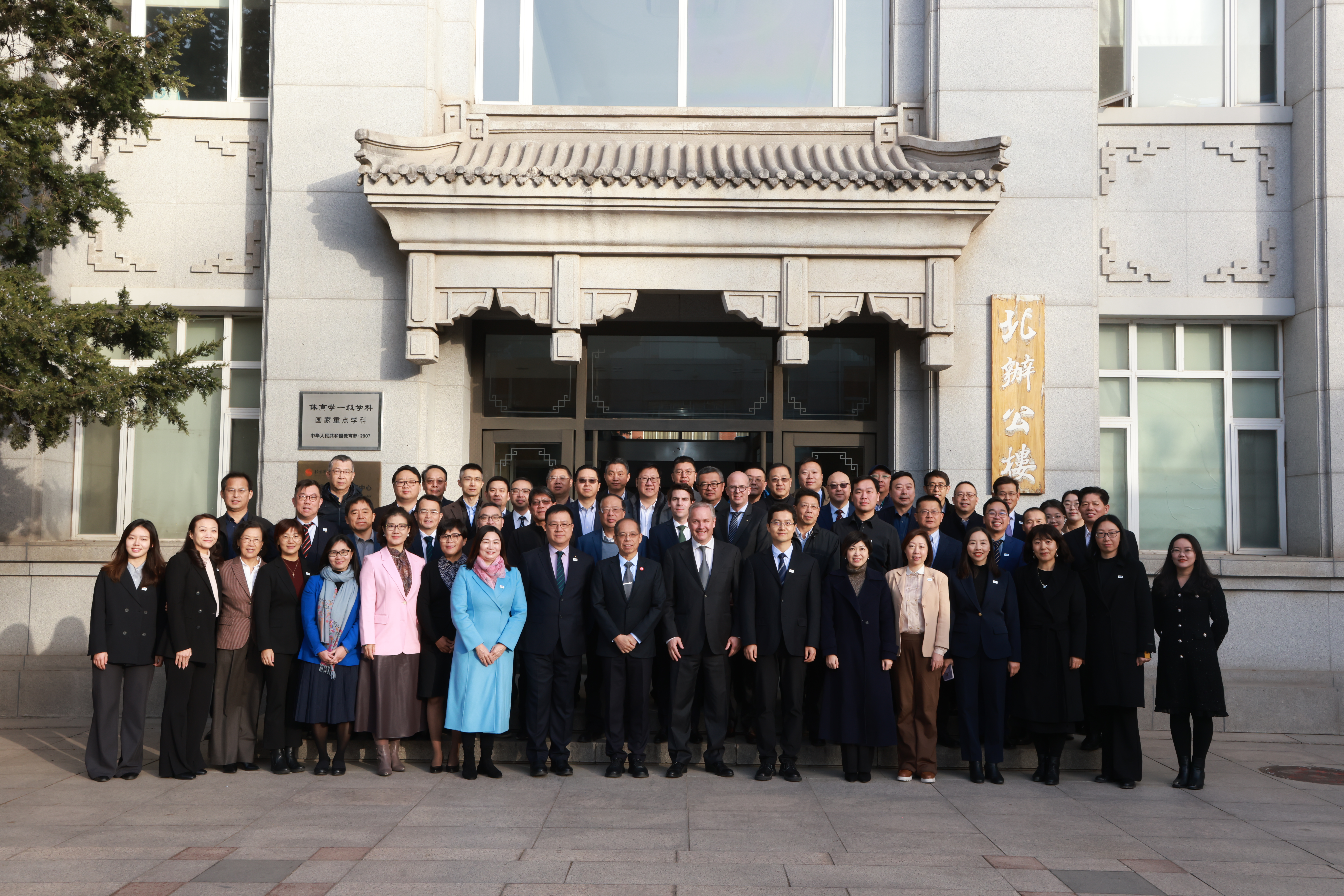 老哥俱乐部-老哥必备的互换社区