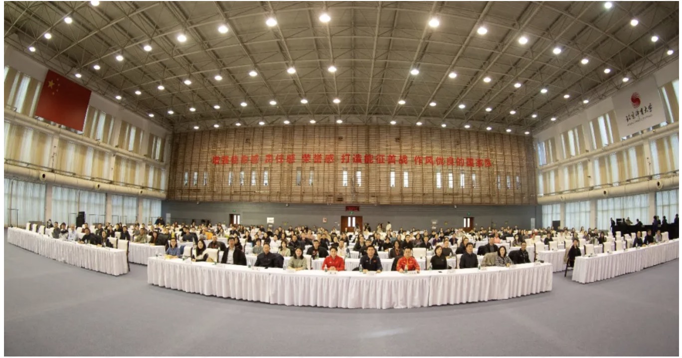 老哥俱乐部-老哥必备的互换社区